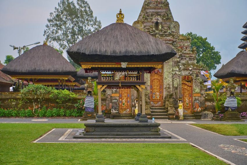 Temple pilgrimage Bali 0