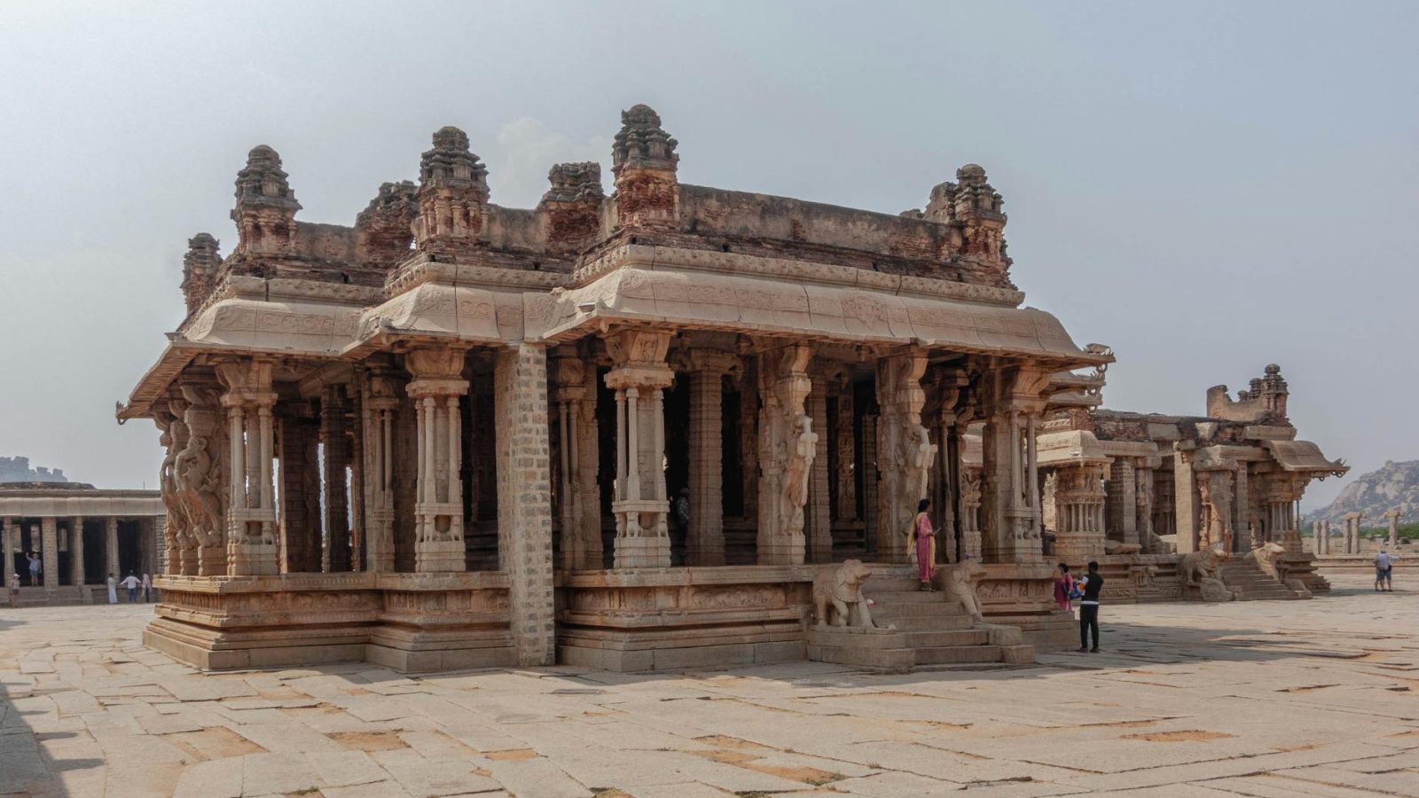 Hampi UNESCO Trip 2026: Virupaksha, Vittala Chariot & Vijayanagara Ruins