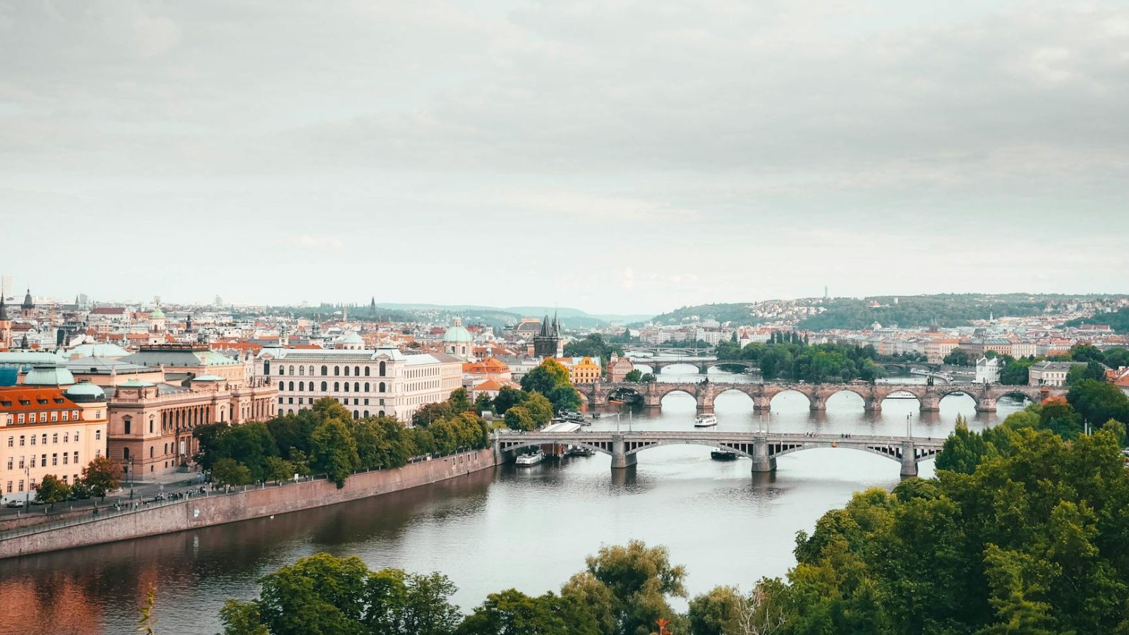 Czech Prague Guide 2026: Charles Bridge, Castle & Schengen Itinerary