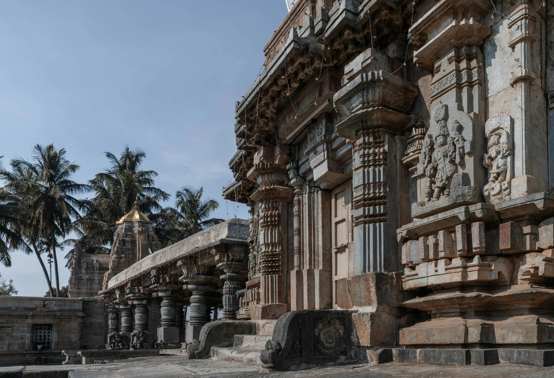 Discover the intricate carvings and architectural splendor of the historic Belur Temple in Karnataka, India.