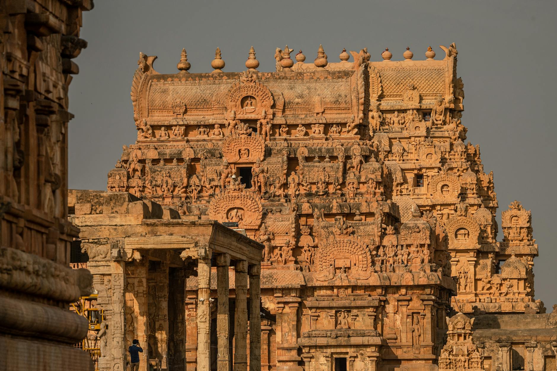 Brihadeeswarar Temple in TN, India, showcases stunning Chola architecture.